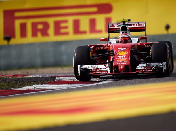 Titel-Bild zur News: Kimi Räikkönen, Pirelli