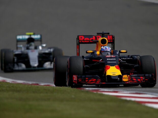 Titel-Bild zur News: Daniel Ricciardo, Nico Rosberg