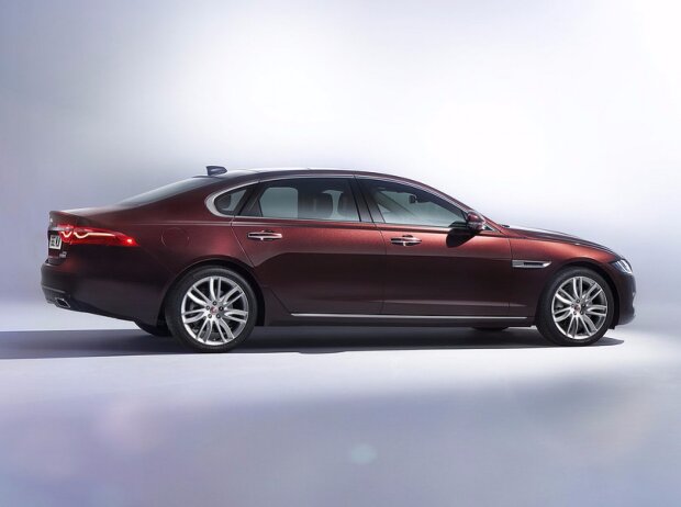 Jaguar XLF Jaguar XLF