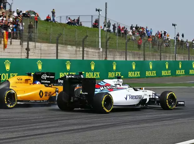 Valtteri Bottas, Jolyon Palmer, Sergio Perez Titel-Bild zur News: Valtteri Bottas, Jolyon Palmer, Sergio Perez