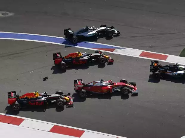 Sergio Perez, Daniel Ricciardo, Sebastian Vettel, Daniil Kwjat, Lewis Hamilton Titel-Bild zur News: Sergio Perez, Daniel Ricciardo, Sebastian Vettel, Daniil Kwjat, Lewis Hamilton