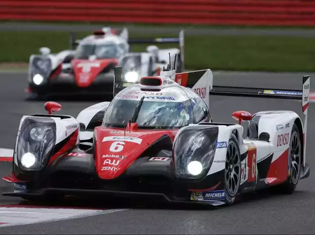 Stephane Sarrazin, Mike Conway, Kamui Kobayashi Titel-Bild zur News: Stephane Sarrazin, Mike Conway, Kamui Kobayashi