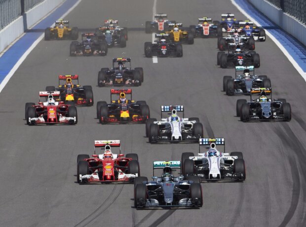 Titel-Bild zur News: Nico Rosberg, Kimi Räikkönen, Valtteri Bottas, Felipe Massa, Sebastian Vettel, Daniel Ricciardo, Daniil Kwjat