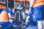 KTM Mechaniker bei der Arbeit