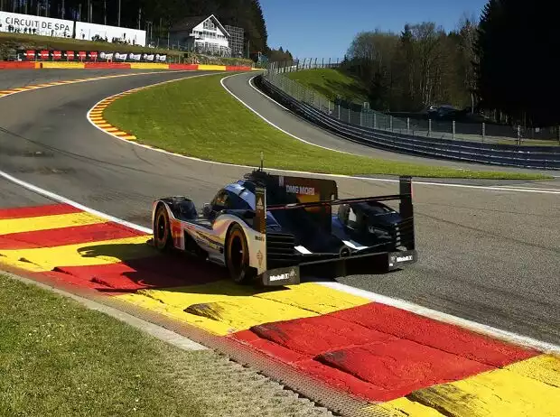 Timo Bernhard, Mark Webber Titel-Bild zur News: Timo Bernhard, Mark Webber