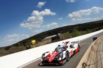 Anthony Davidson, Sebastien Buemiund Kazuki Nakajima (Toyota) 