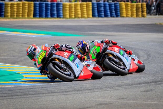 ~Alvaro Bautista vor Stefan Bradl (Aprilia) ~ ~Alvaro Bautista vor Stefan Bradl (Aprilia) ~