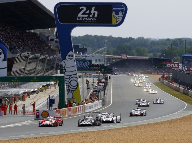 Titel-Bild zur News: Le Mans, Start