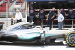 Bernie Ecclestone, Christian Horner und Lewis Hamilton (Mercedes) 
