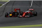 Daniel Ricciardo (Red Bull) und Sebastian Vettel (Ferrari) 