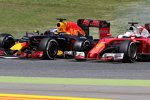 Daniel Ricciardo (Red Bull) und Sebastian Vettel (Ferrari) 