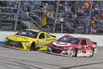 Matt Kenseth (Gibbs) und Kyle Larson (Ganassi) 