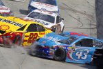 Aric Almirola (Petty) und Joey Logano (Penske) 