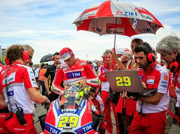 Andrea Iannone Titel-Bild zur News: Andrea Iannone