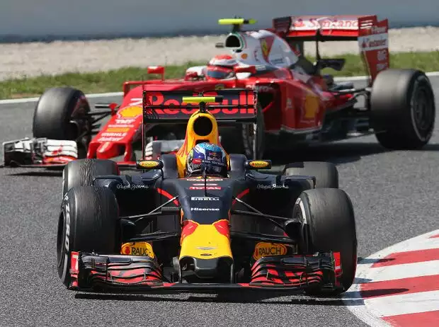Max Verstappen, Kimi Räikkönen Titel-Bild zur News: Max Verstappen, Kimi Räikkönen