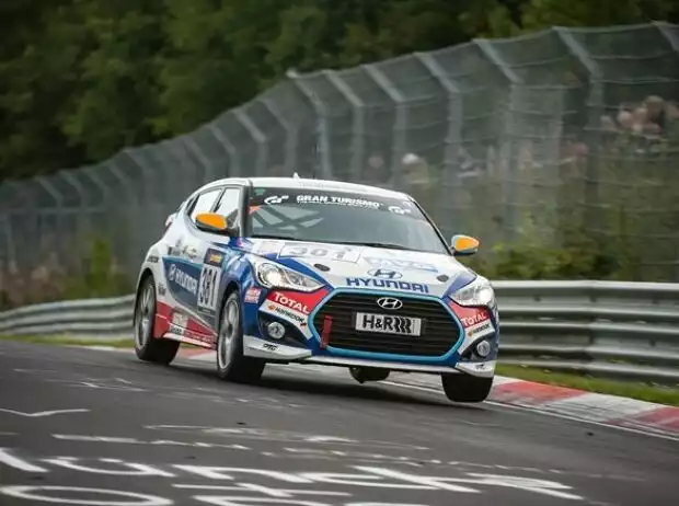 Hyundai Veloster auf der Nordschleife 2016 Titel-Bild zur News: Hyundai Veloster auf der Nordschleife 2016