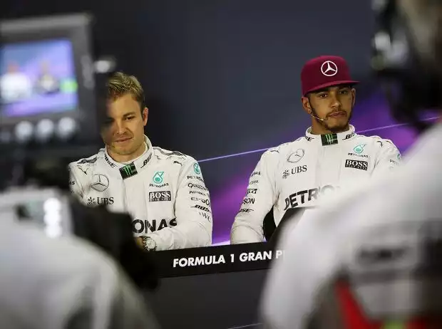 Kamera, Nico Rosberg, Lewis Hamilton Titel-Bild zur News: Kamera, Nico Rosberg, Lewis Hamilton