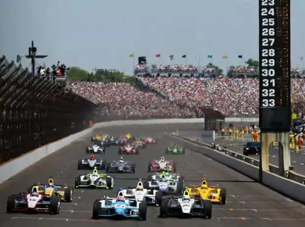 Titel-Bild zur News: James Hinchcliffe Indy 500 2014 Start