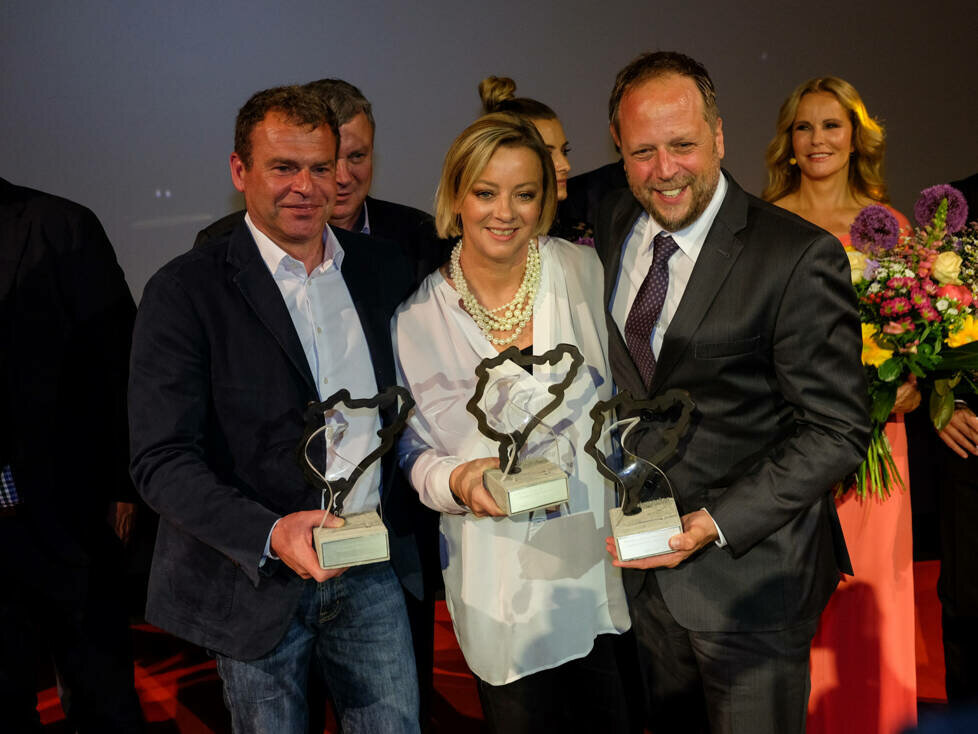 Sabine Kehm mit dem Nürburgring-Award