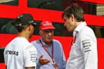 Lewis Hamilton (Mercedes), Niki Lauda und Toto Wolff 