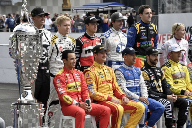 Graham Rahal Spencer Pigot Sebastien Bourdais J.R. Hildebrand Stefan Wilson Ryan Hunter-Reay Tony Kanaan James Hinchcliffe Townsend Bell Pippa Mann ~Graham Rahal (Rahal), Spencer Pigot (Rahal), Sebastien Bourdais (KVSH), J.R. Hildebrand, Stefan Wilson, Ryan Hunter-Reay (Andretti), Tony Kanaan (Ganassi), James Hinchcliffe (Schmidt), Townsend Bell und Pippa Mann ~ Graham Rahal Spencer Pigot Sebastien Bourdais J.R. Hildebrand Stefan Wilson Ryan Hunter-Reay Tony Kanaan James Hinchcliffe Townsend Bell Pippa Mann ~Graham Rahal (Rahal), Spencer Pigot (Rahal), Sebastien Bourdais (KVSH), J.R. Hildebrand, Stefan Wilson, Ryan Hunter-Reay (Andretti), Tony Kanaan (Ganassi), James Hinchcliffe (Schmidt), Townsend Bell und Pippa Mann ~