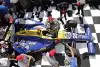 Bild zum Inhalt: Indy 500: Rookie Alexander Rossi gewinnt Jubiläumsrennen!