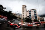 Kimi Räikkönen (Ferrari) und Esteban Gutierrez (Haas) 