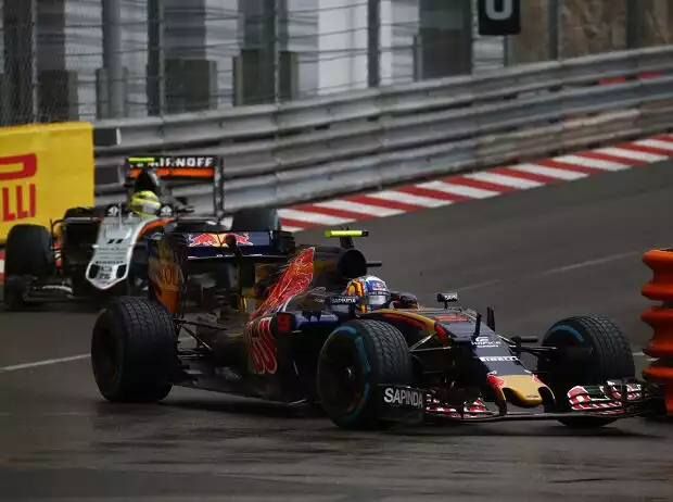 Carlos Sainz, Sergio Perez Titel-Bild zur News: Carlos Sainz, Sergio Perez