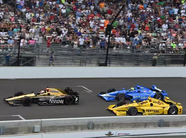 Tony Kanaan, James Hinchcliffe Titel-Bild zur News: Tony Kanaan, James Hinchcliffe