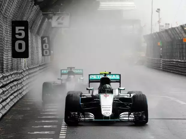 Nico Rosberg vor Lewis Hamilton Titel-Bild zur News: Nico Rosberg vor Lewis Hamilton