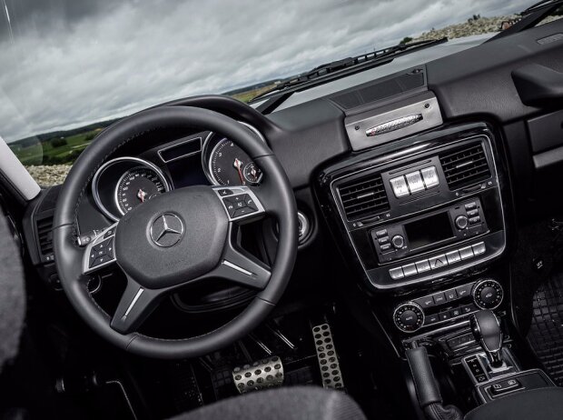 Mercedes-Benz G 350 d Professional: Cockpit Mercedes-Benz G 350 d Professional: Cockpit