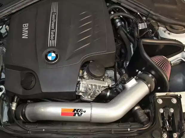 BMW-Motor mit Luftfiltersystem von K & N Titel-Bild zur News: BMW-Motor mit Luftfiltersystem von K & N