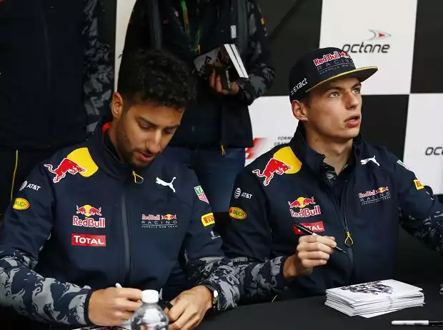 Daniel Ricciardo, Max Verstappen Titel-Bild zur News: Daniel Ricciardo, Max Verstappen