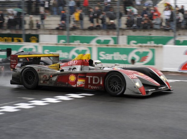 Titel-Bild zur News: McNish Kristensen Capello Le Mans 2008 Audi Nr. 2 R10