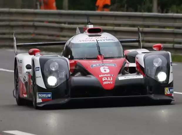 Stephane Sarrazin, Mike Conway, Kamui Kobayashi Titel-Bild zur News: Stephane Sarrazin, Mike Conway, Kamui Kobayashi