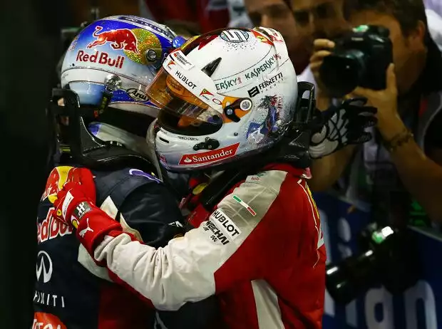 Sebastian Vettel, Daniel Ricciardo Titel-Bild zur News: Sebastian Vettel, Daniel Ricciardo