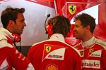Jean-Eric Vergne und Sebastian Vettel (Ferrari) 