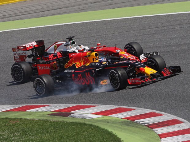 Daniel Ricciardo, Sebastian Vettel Daniel Ricciardo, Sebastian Vettel