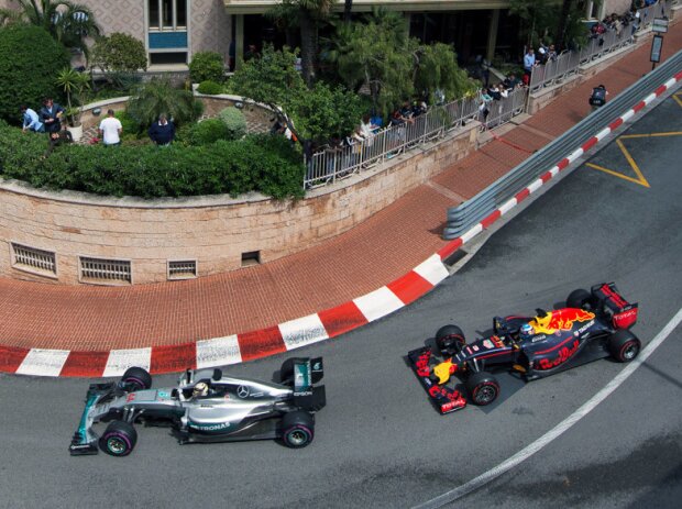 Lewis Hamilton, Daniel Ricciardo Lewis Hamilton, Daniel Ricciardo