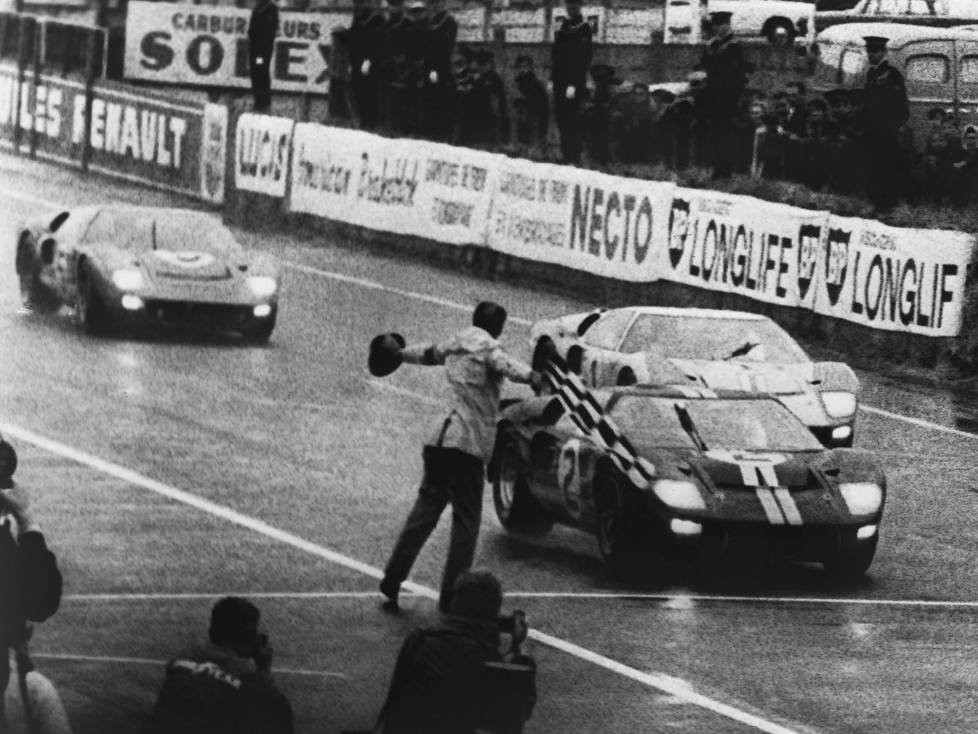 Ford GT40, Zieldurchfahrt, Denis Hulme, Ken Miles, Chris Amon, Bruce McLaren