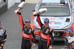 Thierry Neuville (Hyundai) und Nicolas Gilsoul 