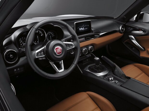 Cockpit des Fiat 124 Spider 2016 Cockpit des Fiat 124 Spider 2016