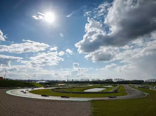 Formel 4 Titel-Bild zur News: Formel 4