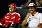 Sebastian Vettel (Ferrari) und Fernando Alonso (McLaren) 