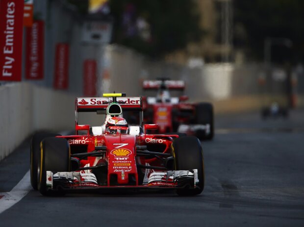Kimi Räikkönen, Sebastian Vettel Kimi Räikkönen, Sebastian Vettel