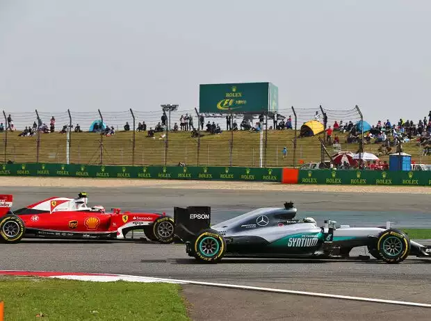 Lewis Hamilton, Kimi Räikkönen Titel-Bild zur News: Lewis Hamilton, Kimi Räikkönen