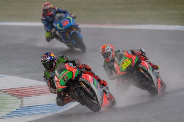  ~Stefan Bradl vor Alvaro Bautista (Aprilia) ~          