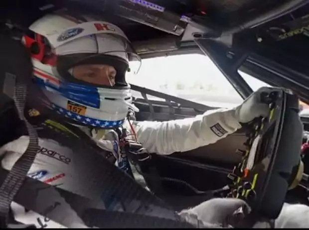 Joey Hand im 360-Grad-Video in Le Mans 2016 mit seinem Ford GT Titel-Bild zur News: Joey Hand im 360-Grad-Video in Le Mans 2016 mit seinem Ford GT