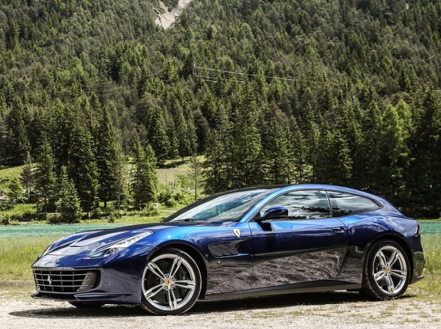 Ferrari GTC4 Lusso 