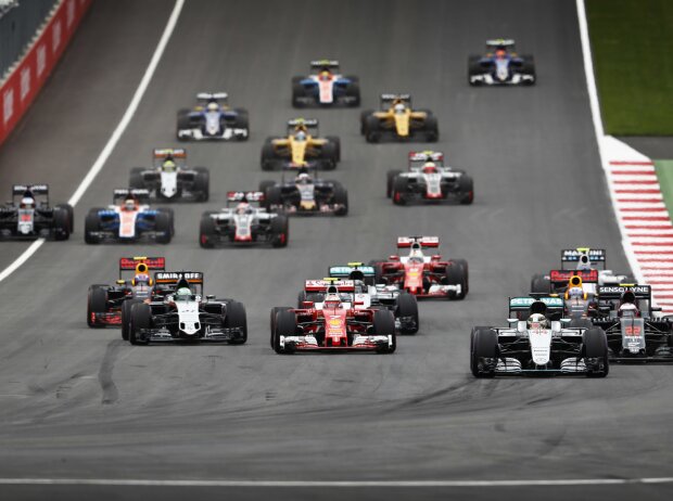 Titel-Bild zur News: Lewis Hamilton, Jenson Button, Kimi Räikkönen